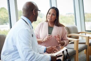 Como tratar a hipertrofia dos pequenos lábios vaginais?