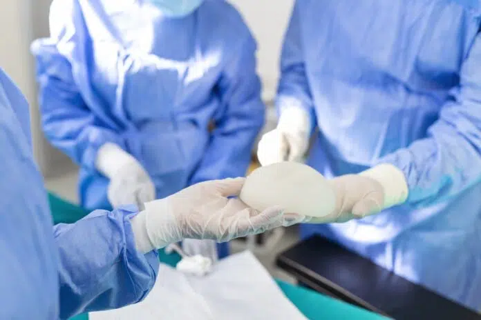 Qual-medico-faz-mastopexia.jpg